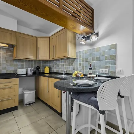 Hola Arnage Pool View Apartament